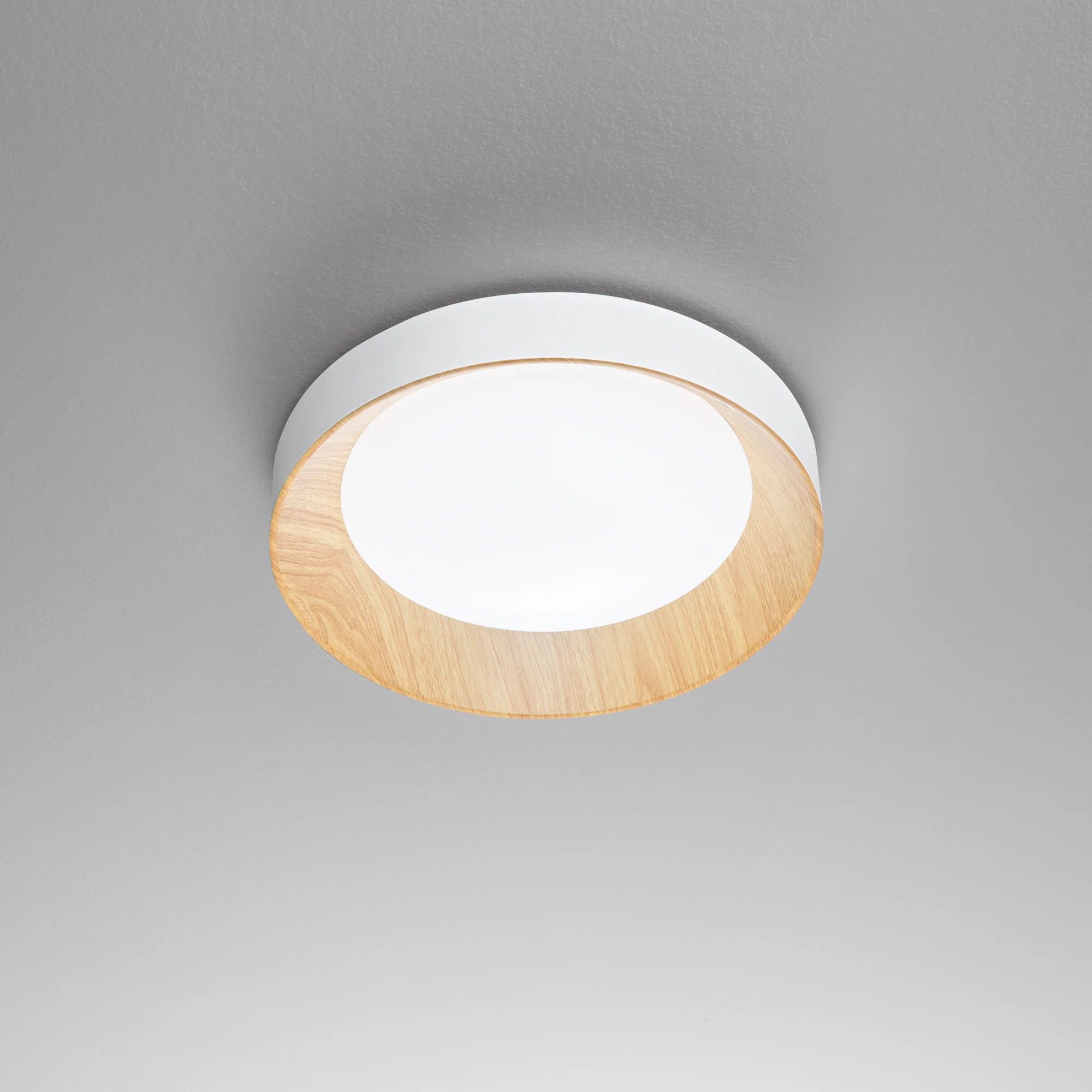 Plafoniera LED in metallo nero-bianco con interno effetto legno due misure CCT ARKA Plafoniera LED in metallo nero-bianco con interno effetto legno due misure CCT ARKA